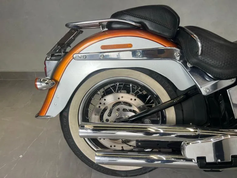 HARLEY-DAVIDSON - HARLEY-DAVIDSON/SOFTAIL DELUXE FLSTN