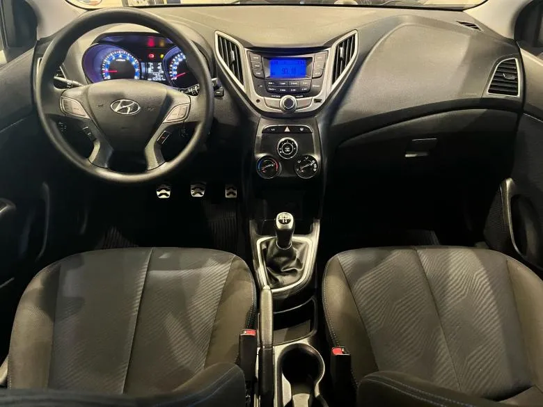 Hyundai - HB20 X STYLE 
