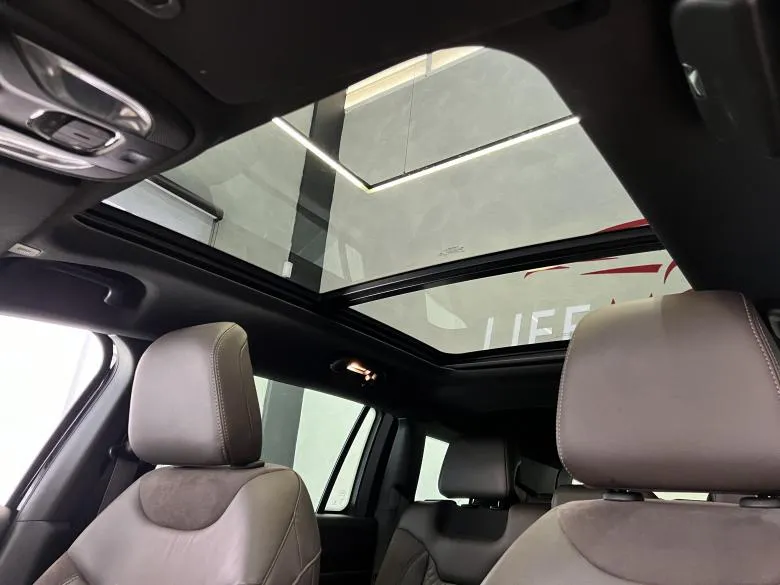 Jeep - JEEP/COMMANDER OVERLAND 1.3T270