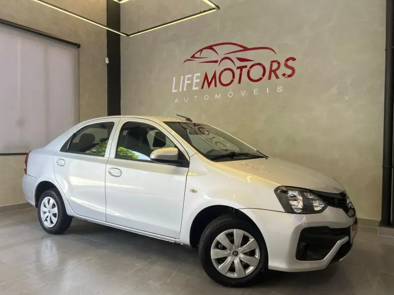 TOYOTA/ETIOS SEDAN X