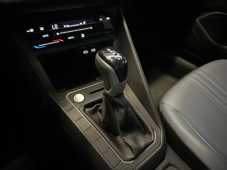 VW - VolksWagen - VW / NIVUS HIGHLINE 1.0 200 TSI AT